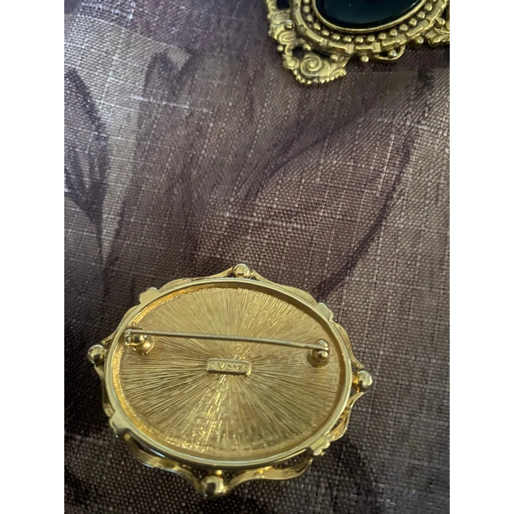 Women's vintage Monet Blue Cameo Brooch Pin